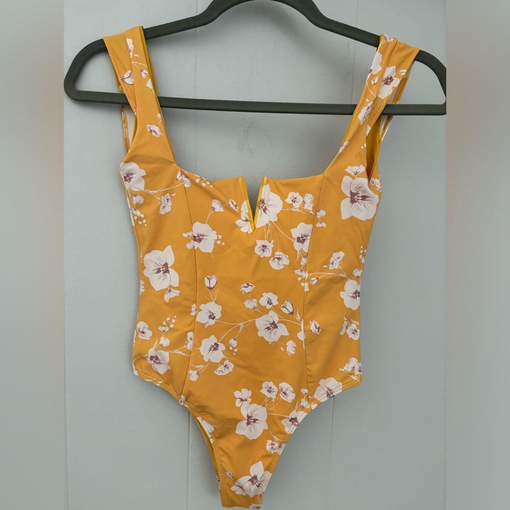 NWT Swimsuit One Piece XS REVEL RAY